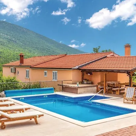Lana Casa de Férias